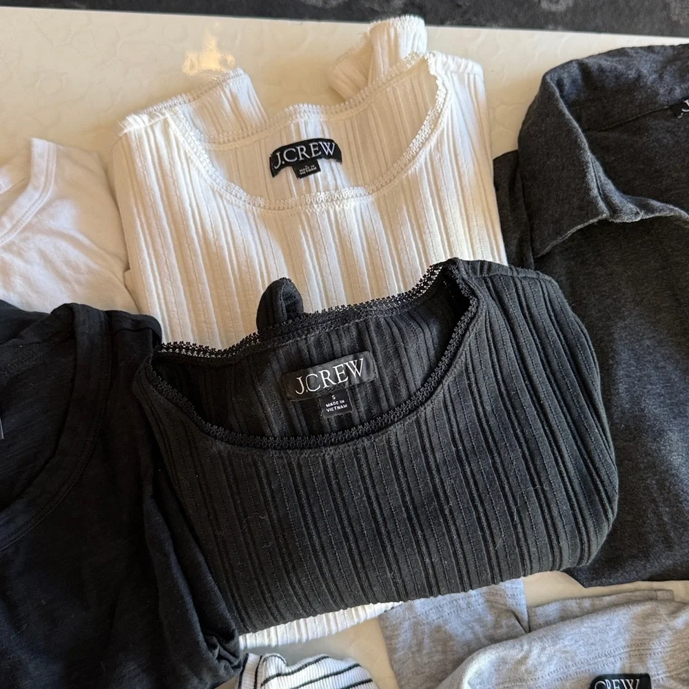 Bundle of 11 tops - Picture 5 of 7